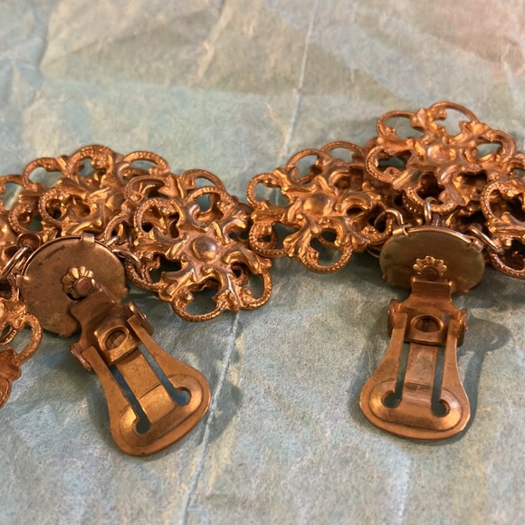 Vintage Miriam Haskell Clip Earrings - Picture 7 of 10